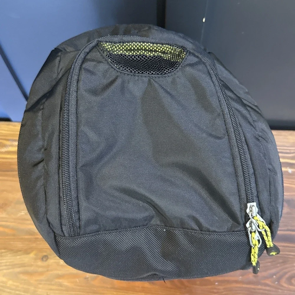 REI Cooperative Duffel Travel Gym Bag Olive Green 21x11 CLEAN